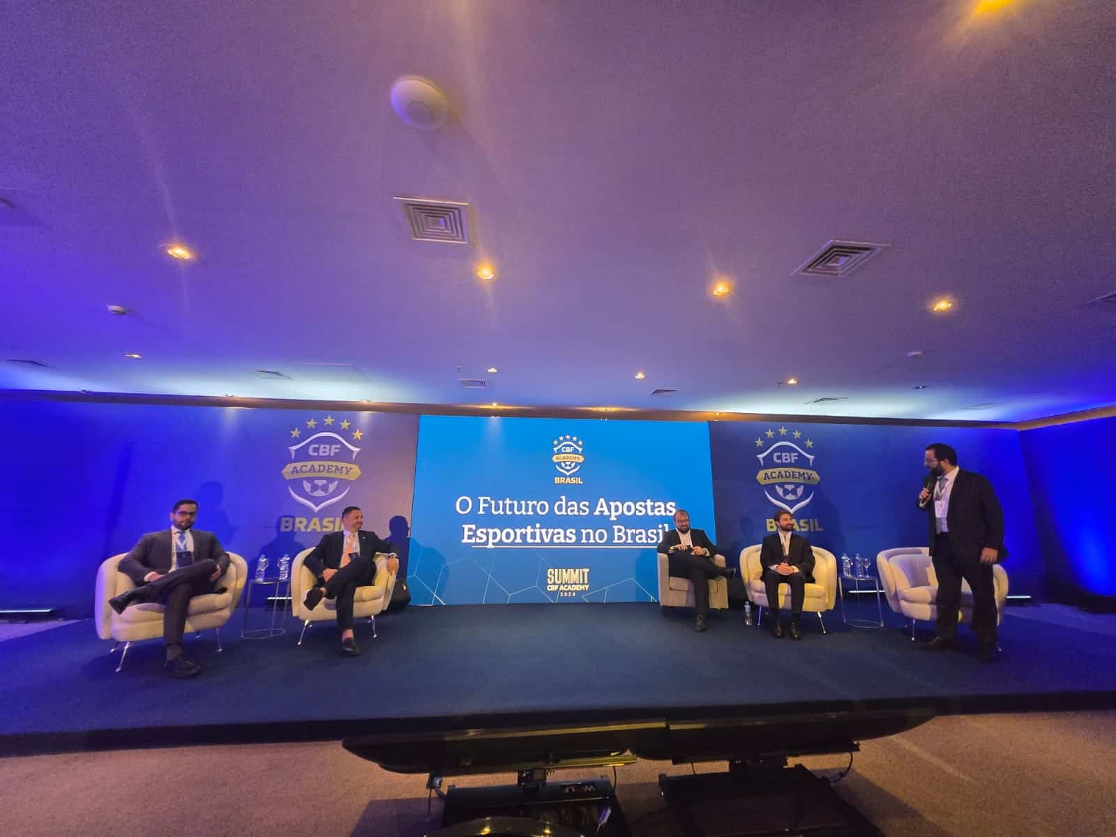 Leia mais sobre o artigo CBF Academy Summit: elite do futebol debateu futuro do esporte no país