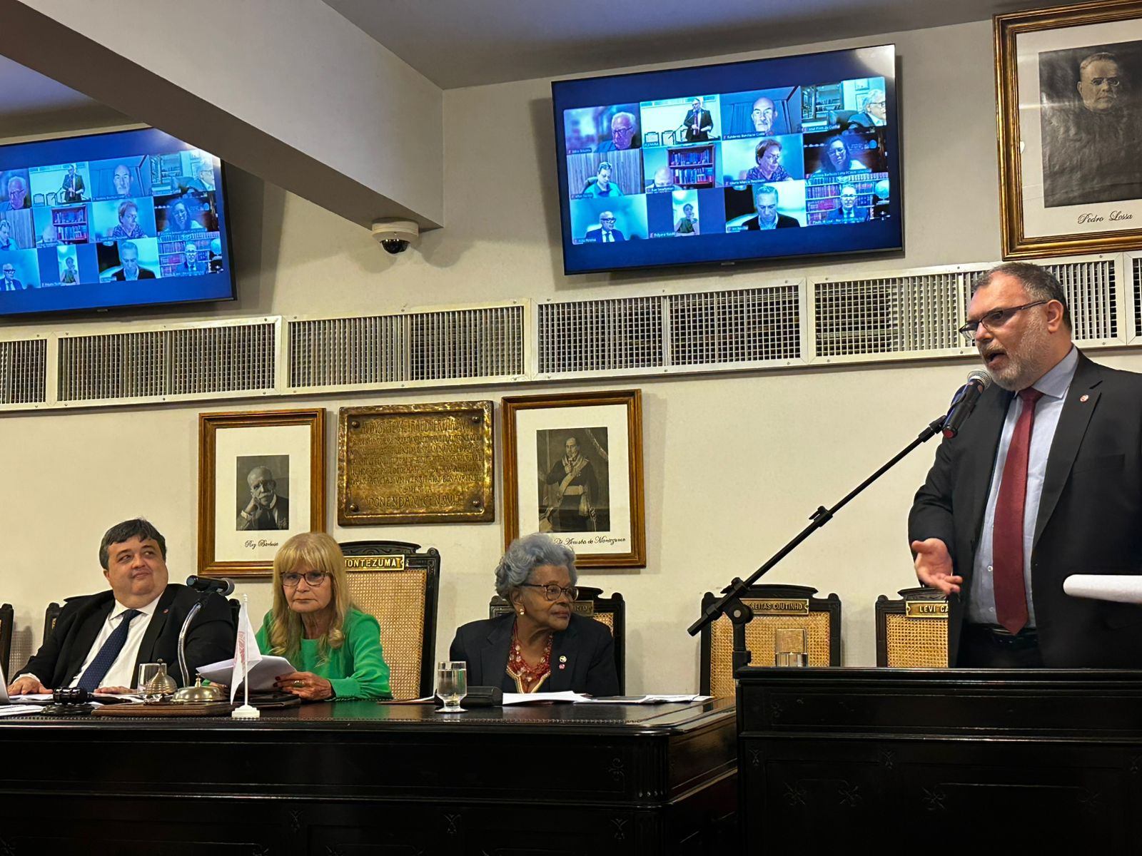 iab cassinos plenário