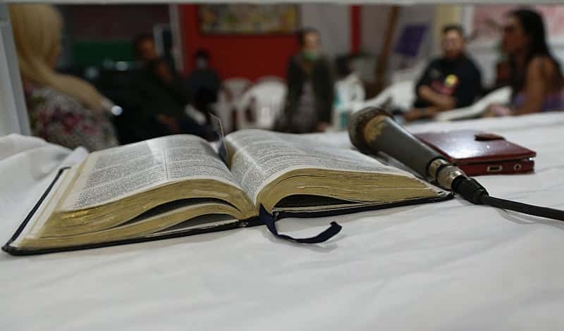 projeto PT proibir bets igrejas bíblia